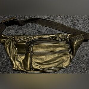 Women’s large leather Fanny pack